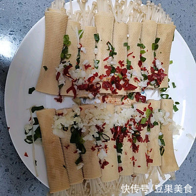 小菜|金针菇豆皮卷 ～材料简单的精美小菜