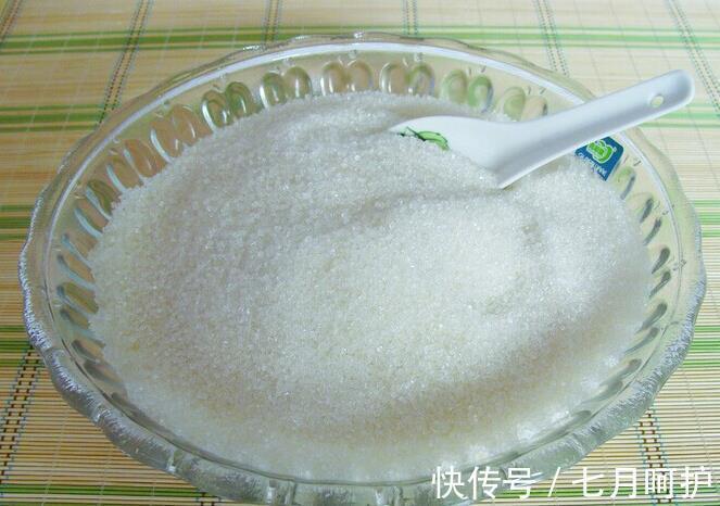 朋友们|刚知道，煮玉米不能只放清水！再加这2味，玉米软糯清甜，超好吃