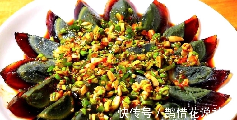 下酒|凉拌皮蛋,调料不要随便加,放这3味料,皮蛋解馋下酒,越吃越香