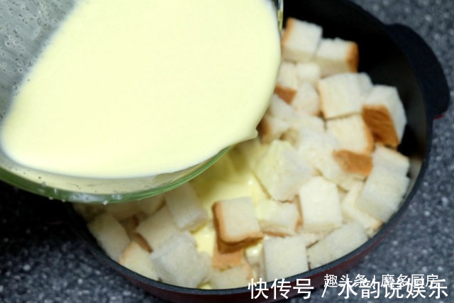 剩面包换个吃法，加两个鸡蛋半袋牛奶，变身美味甜品，孩子更喜欢