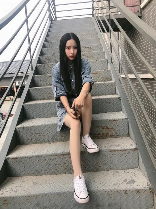  不失时尚|时尚穿搭：气质的穿搭往往就是那么的简单和不经意