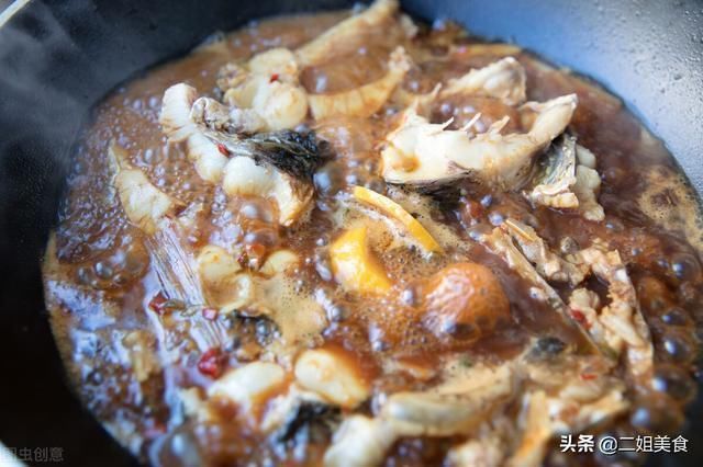 大厨炖的鱼鲜嫩还没腥味，看了做法后，才知道放的调味料不对