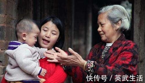 这样的话|婆婆问宝妈:娃都上幼儿园了,你咋还不去上班?网友热议让人泪目