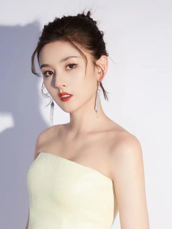 发量少发际线高的女生，赶紧试试这几款刘海！