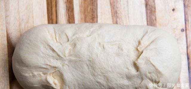 在家做面包，要掌握三个关键点，做的面包比面包店卖的好得多