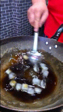 |搞笑GIF:第一次跳交谊舞 好像感觉被骗了