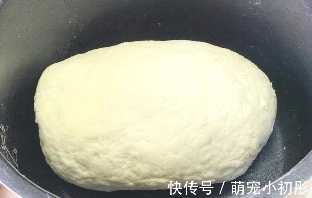 白菜焯水再包馅大错特错，加盐也不对，这种做法最正确，香嫩紧实