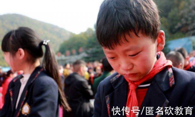 素质教育|家长买“蛋糕边角料”给孩子吃,被网友指责,穷家长会养出自卑娃