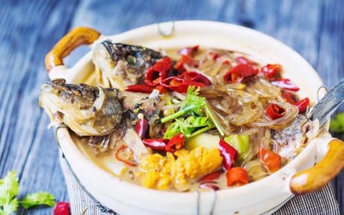 做鱼时，去腥加酒加醋是不正确的！这才是最好吃做法，上桌就扫光