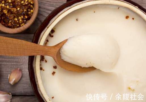 好吃|熬猪油有窍门，下锅前多做一步，又白又香没腥味，连油渣都好吃