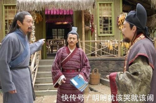 李云$李白相当敷衍的一首诗,前后不对仗不工整,却成了千古名句广为流传