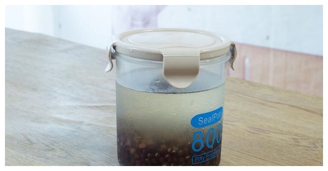 红豆饼不一样的做法,外面根本买不到,简单又好吃,4分钟就出锅