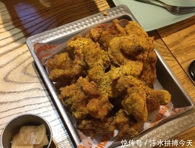 小店|韩国人的炸鸡啤酒到底长什么样,送泡菜这点国内小店可没学到