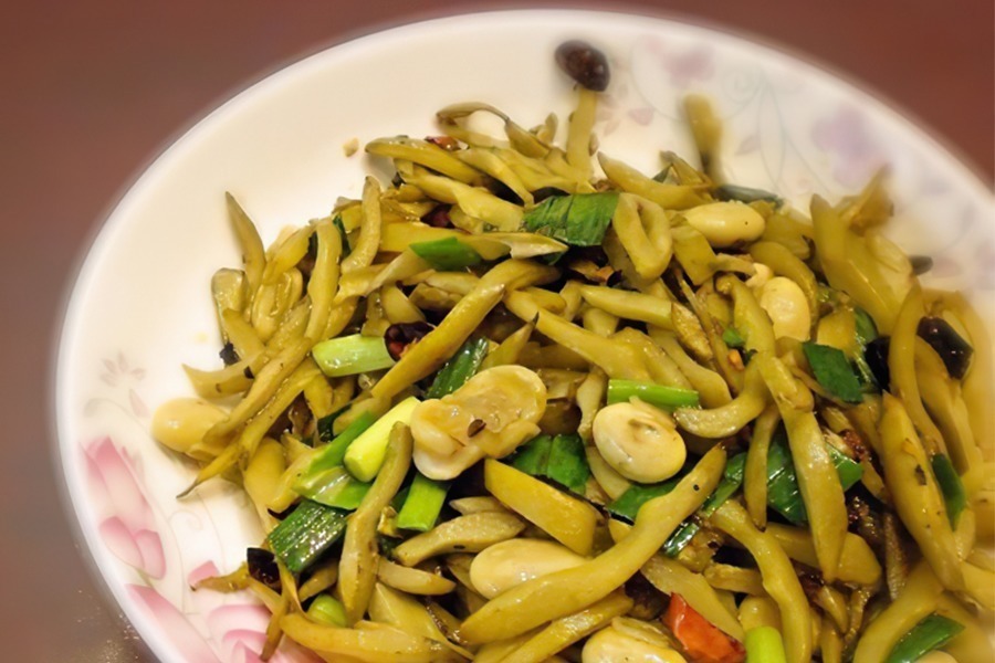 产量大却含毒,用水泡3天却是美味,以前拿来充饥,现在不多见