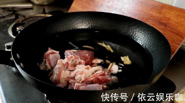 炖羊肉时，记住“3不放”的窍门，羊肉汤浓肉香，无膻味