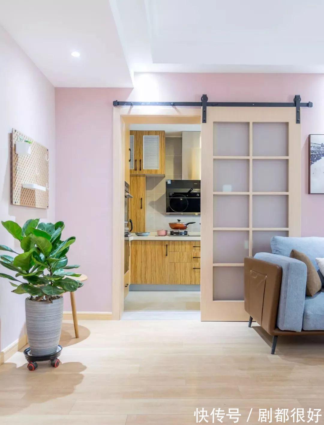 客厅|厨房与客厅怎么做隔断?老师傅总结了5种方法,第3种好处太多了!