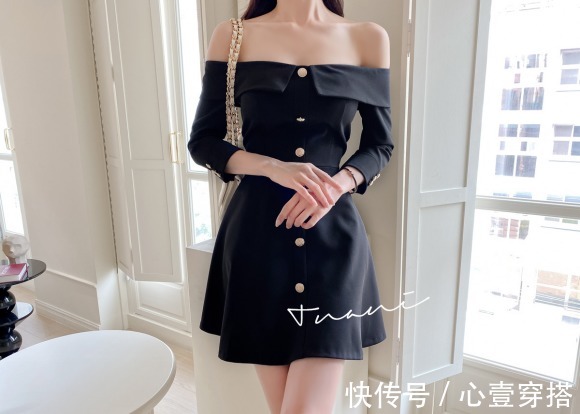 搭配|女神孙允珠时尚搭配:黑鸦幻魅竖扣抹胸哥特连衣裙