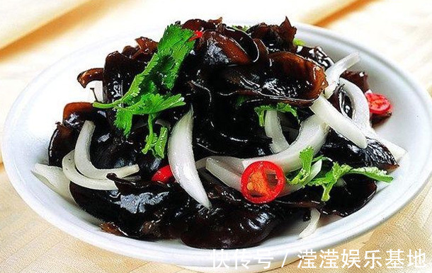 天然|50岁后多吃“天然阿司匹林”,清理和软化血管,美容黑发更长寿!