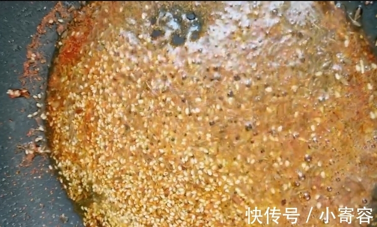 提升|炸土豆片撒上这种调料，香味瞬间提升10倍，一盘上来秒光。