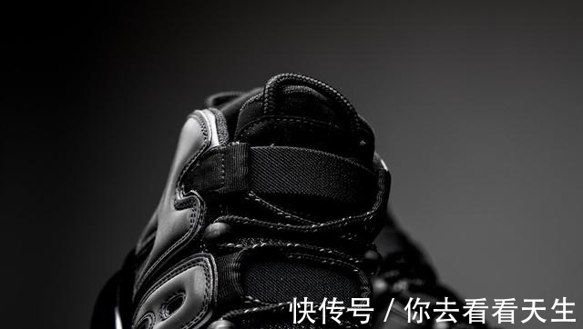 yeezy 一年 365 天都穿不腻的黑魂狂潮,黑的也太帅了