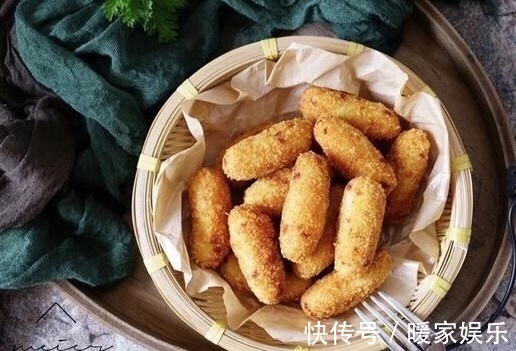 3个鸡蛋，做出孩子爱吃的小零食，比鸡蛋饼香，一口一个吃的过瘾