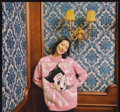 ?别只会穿黑白灰，学习刘雯的“彩色”穿搭技巧，好看又显高级