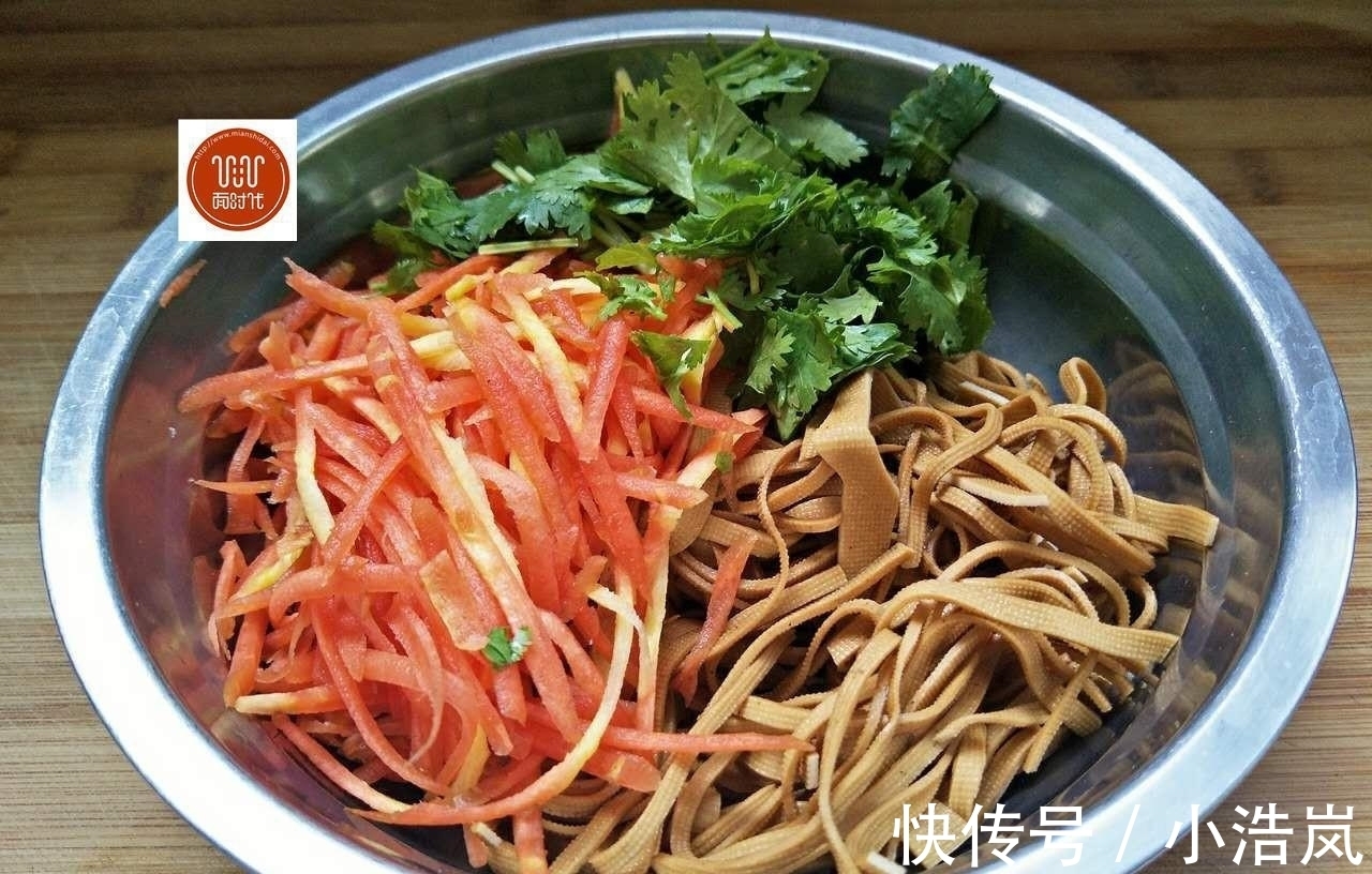 香菜|天热没食欲,应该吃这道菜,5分钟就做好,清肠开胃全家都爱!