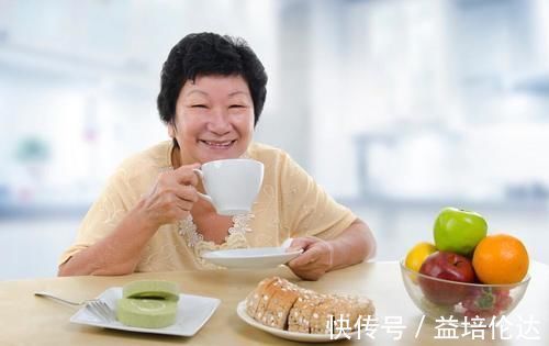 早餐|患有糖尿病的人早餐吃什么好？有需要注意的吗？医生给你建议