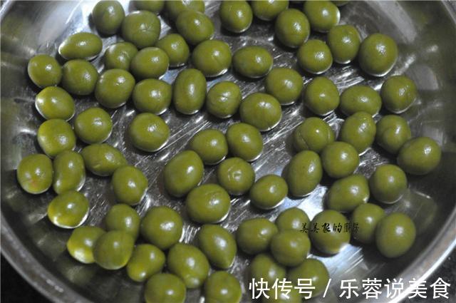 今年火爆的''好事发生''月饼，你也试试吧，月饼艳丽，只需一招