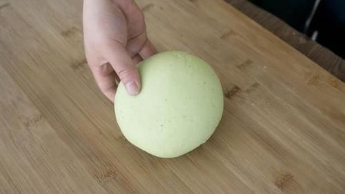 面团儿|黄瓜不要凉拌了,加1碗面粉,两手一搓做成面食,柔软劲道,过瘾