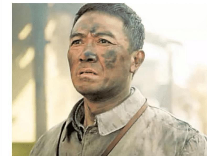 女兵|抗日神剧再出“奇葩造型”，女兵已经穷到没裤子穿？网友：跪求尊重历史！