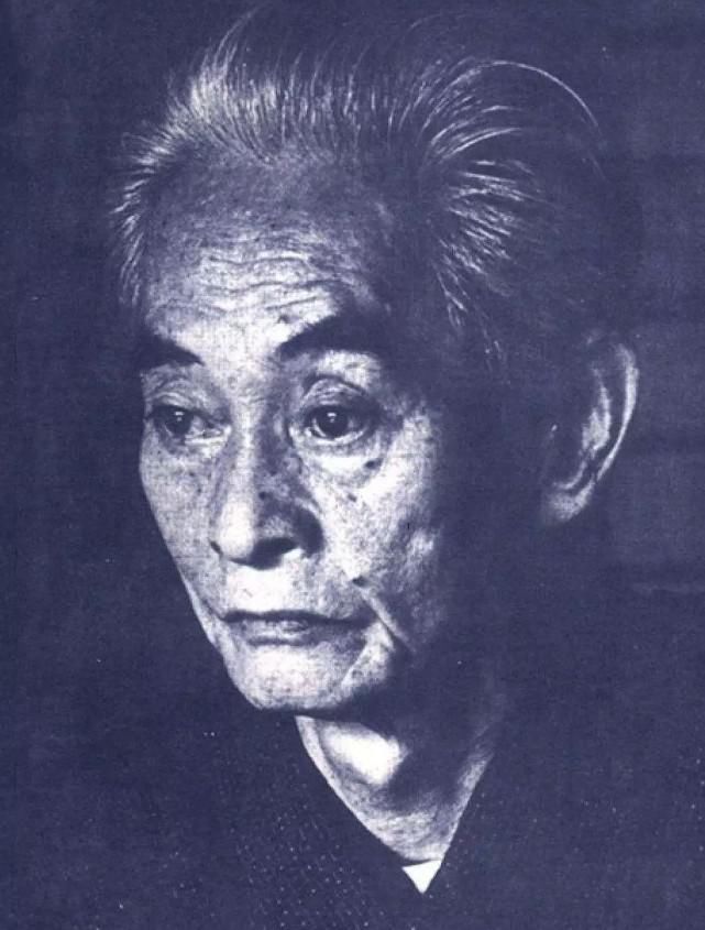 雪国&日本文豪川端康成,读完《雪国》十句名言,太向往那片雪白之乡啦