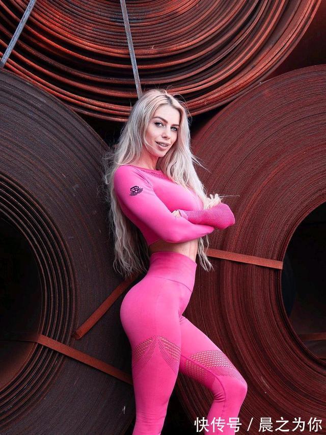 拉扎尔|身高170cm的她,拥有圆润的臀部,丰满的胸部和教科书般的腹肌!