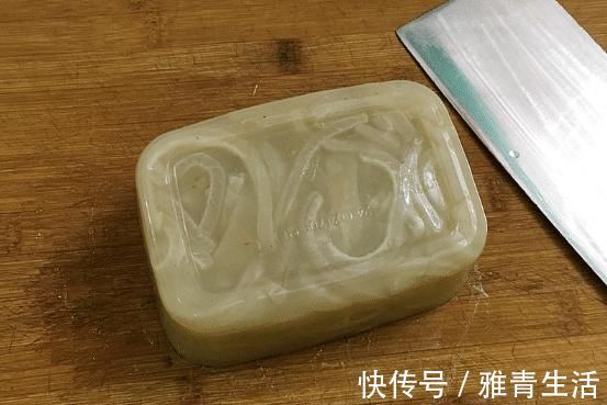 口感|煮猪皮冻,加多少水合适?记住1个比例,口感软滑,易成型更透明