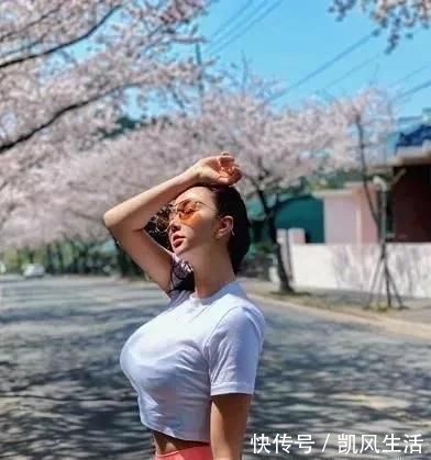 凹凸有致|韩国健身网红,体重达到140斤,依然有着凹凸有致的完美身材