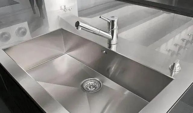 让水龙头亮白如新,清洁排水管干净不脏手,教你小妙招