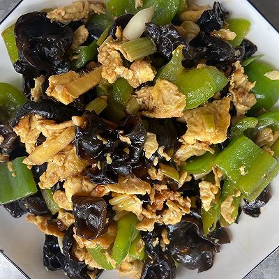 青椒|青椒木耳炒鸡蛋