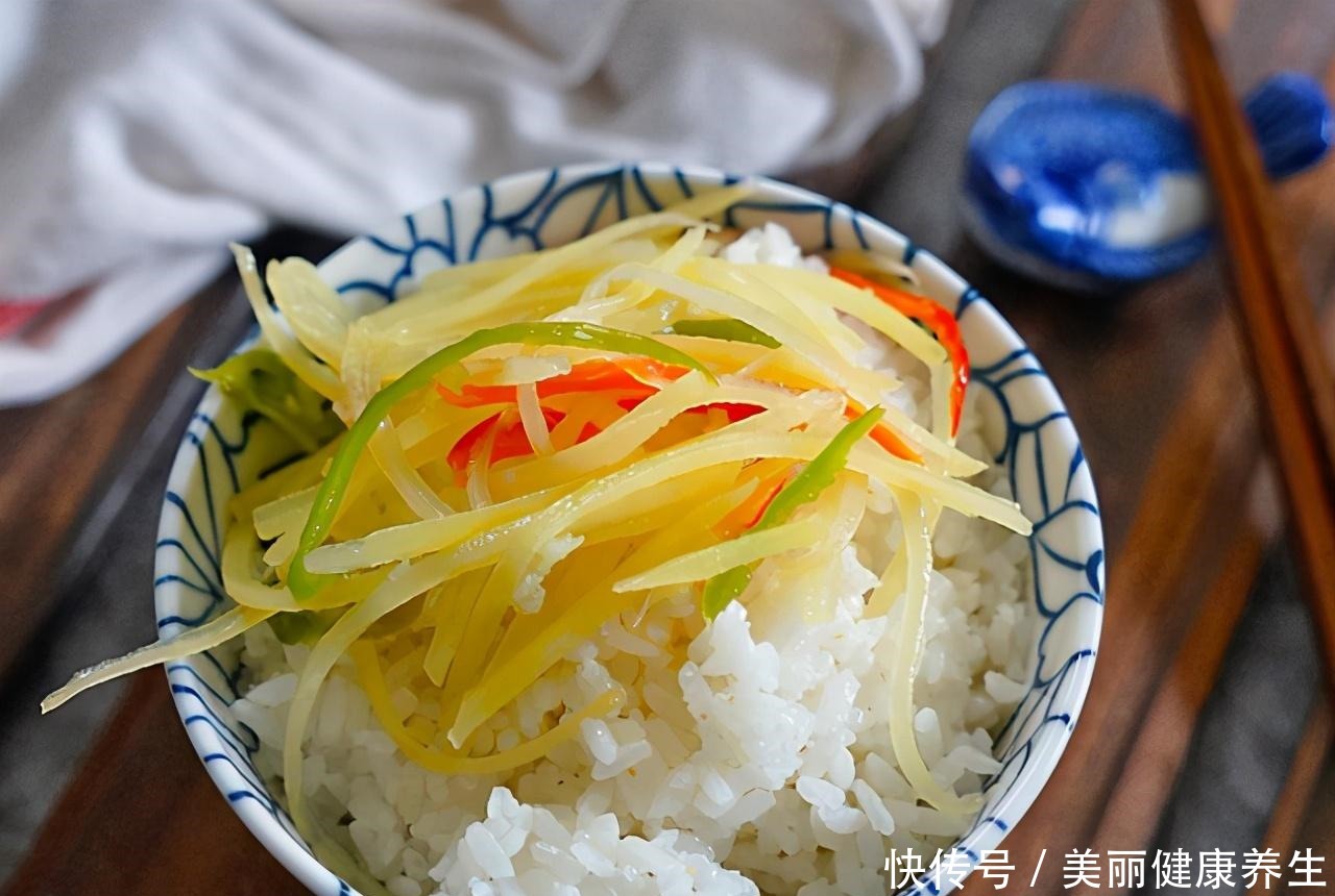 土豆丝|炒土豆丝,先放醋还是后放醋很多人搞错,难怪土豆不脆爽还粘锅