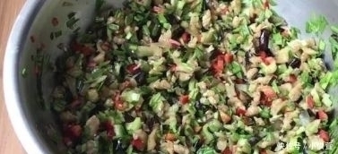 茄子|茄子别直接炒着吃了,教你一个新吃法,做法简单味道足,比肉还香