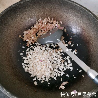  减肥也能吃素炸酱面（杏鲍菇版），不信？看这里