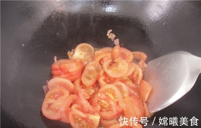 鸡蛋此做法,营养全面吃不胖,口感蓬松嫩滑,像云朵一样漂亮