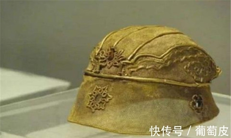 王士琦@明朝清官穷到裹草席下葬,300年后古墓被打开,挖出10亿陪葬品