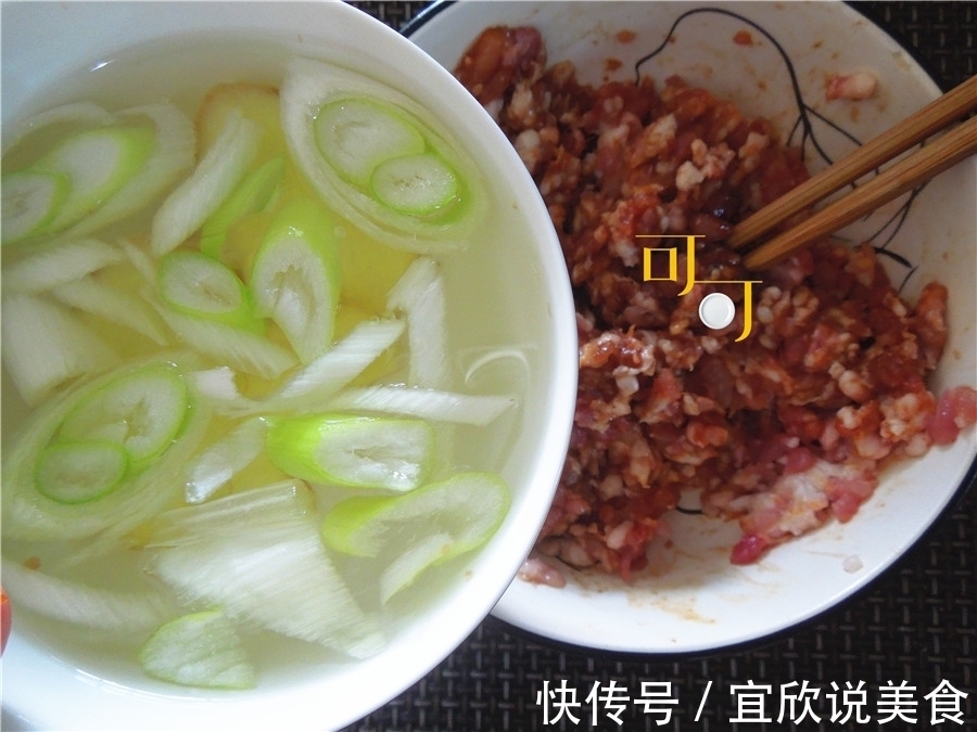 秋天又可以大口吃肉了,干炸丸子做起来,一口一个,外焦里嫩