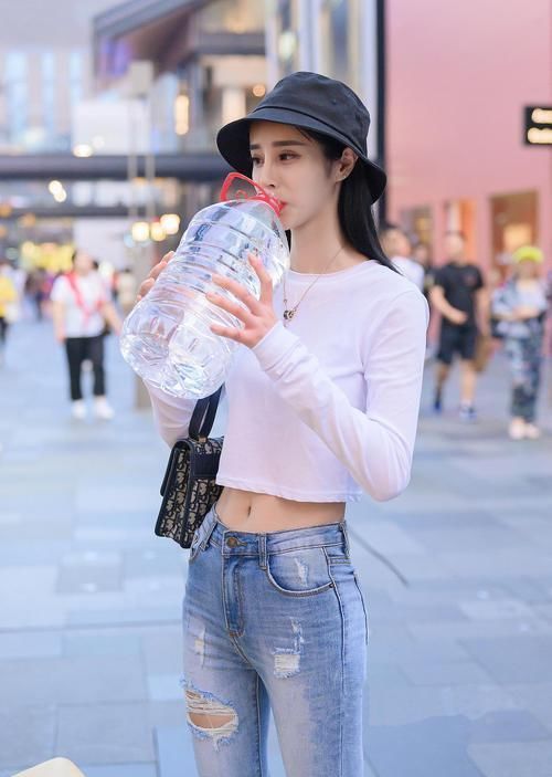 只有好看的姑娘,才会让男人们忽略身材