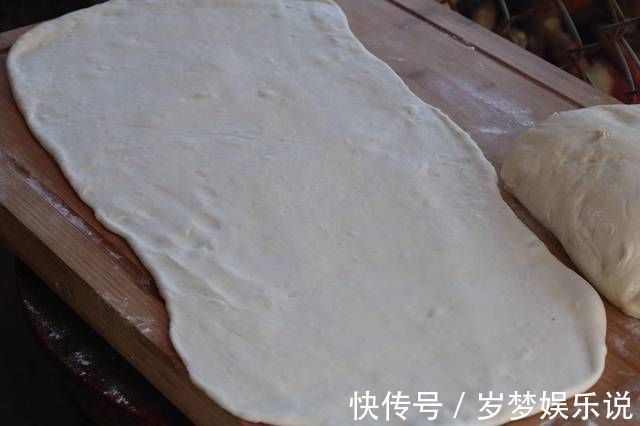 好吃|这花卷，出锅就吃了4个，比酵母馒头好吃10倍，做法特别简单！