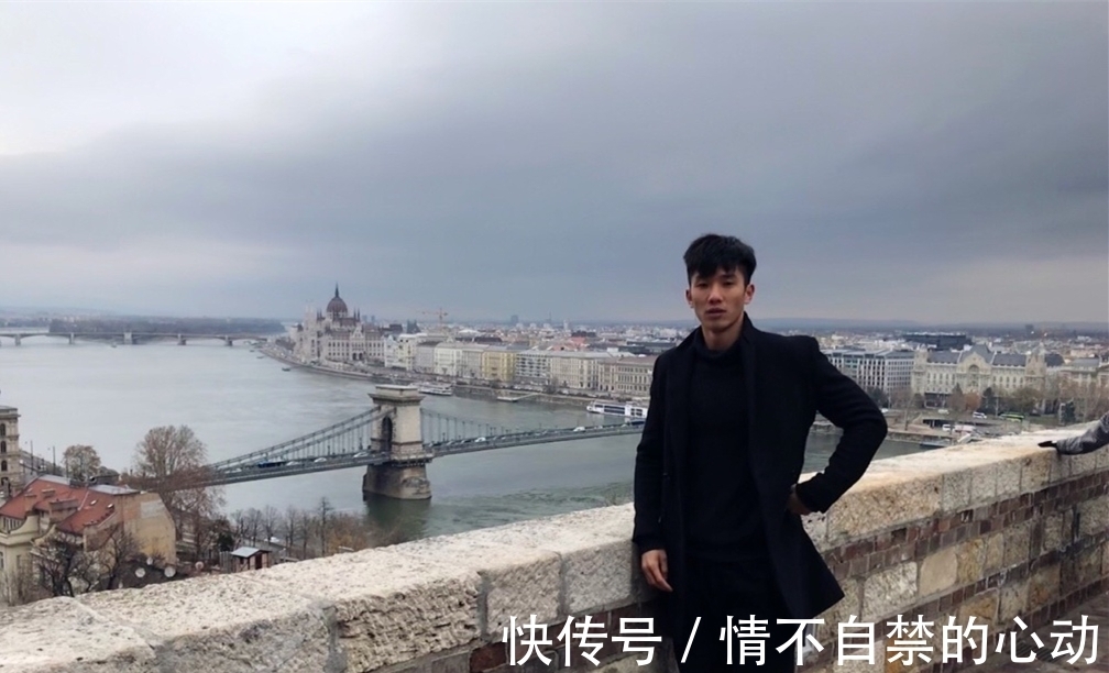 面容|精致面容下的肌肉男孩:腹肌遇见人鱼线,性感又迷人!