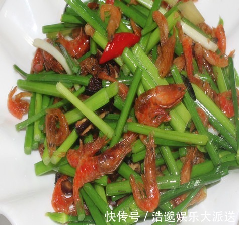 血管|韭菜加一宝,每天来一盘,血管不堵了,子宫干净了,肌肤更红润!