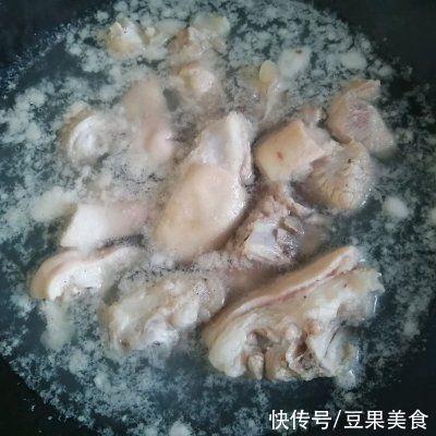 想健康又想美味，吃猪蹄焖萝卜就对啦