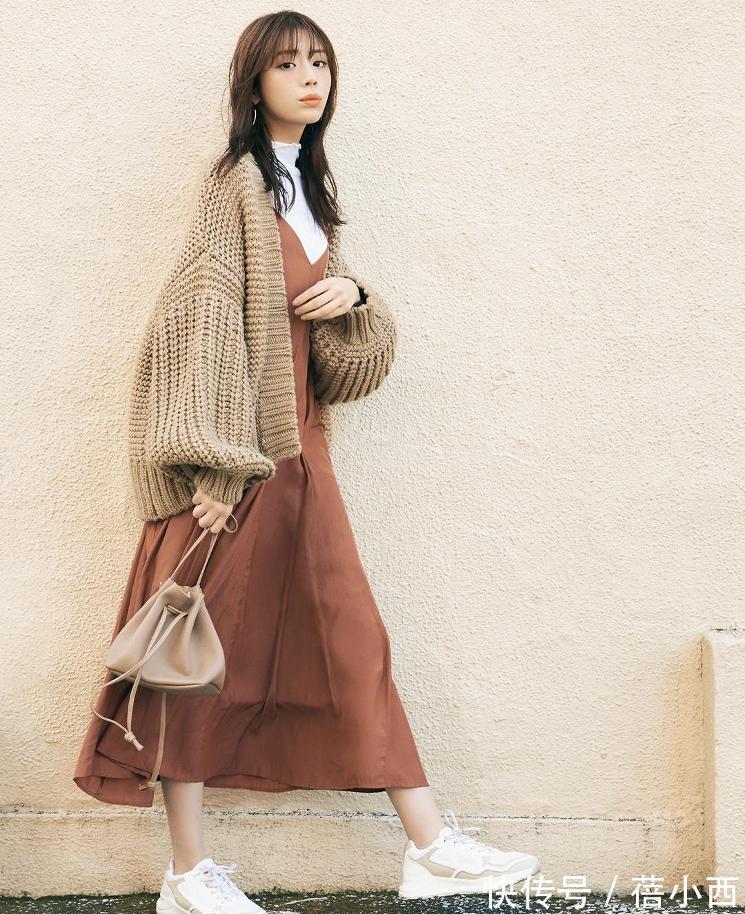 搭配 冬季穿“针织衫”想要摆脱土气感?学日系风搭配,简约却很高级
