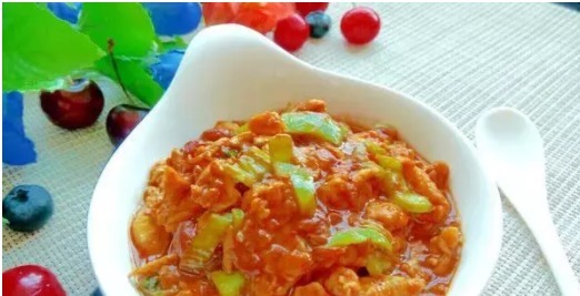 用1个青椒2个鸡蛋,做了一碗酱,全桌的人抢着吃